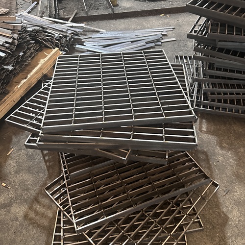 钢格栅板承载不足怎么办？换型号还是加固