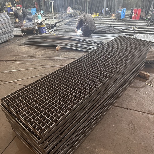 公园步道用钢格板防滑美观还易维护
