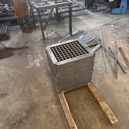 灯火映初心，同心向未来