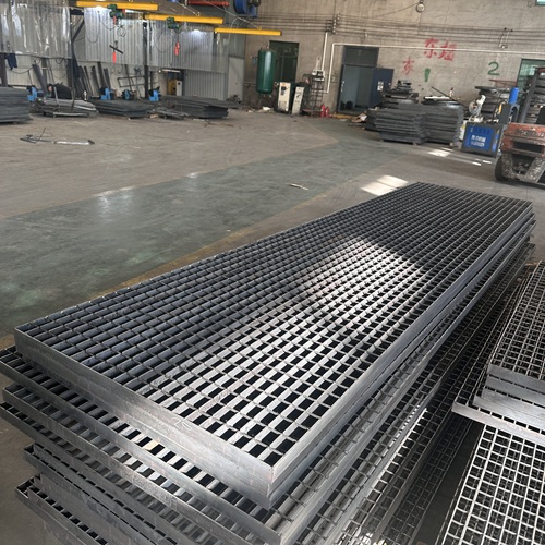 钢格板搭配支撑结构这样做稳固不松动