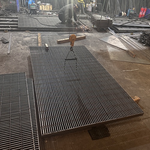 化工区域钢格板用途与耐腐蚀性能分析