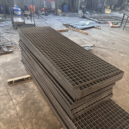 大跨度钢格板选型要点与承重计算