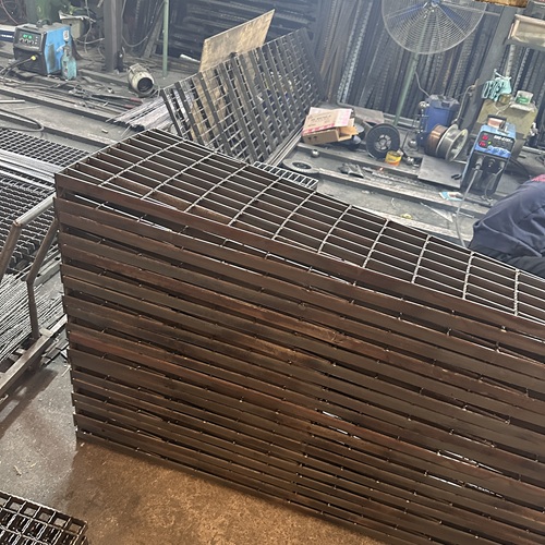 工业走道钢格板用途与安装注意事项