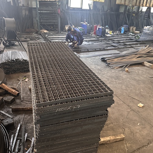 钢格栅高强度连接件提升整体稳定性