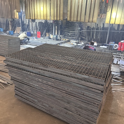 Q235钢格栅板加工工艺工业平台板材生产全过程
